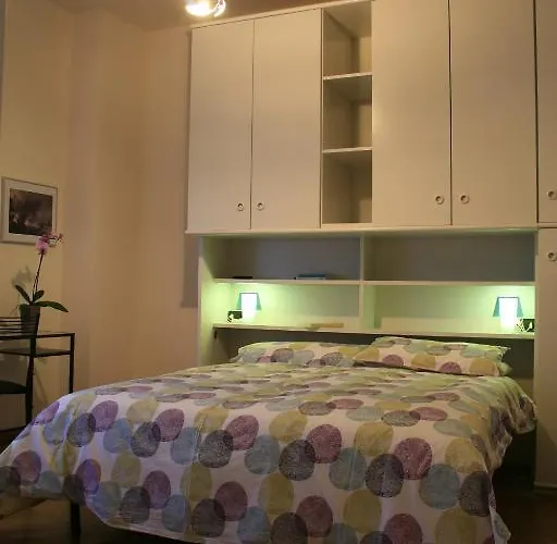 A Casa Bed and Breakfast *